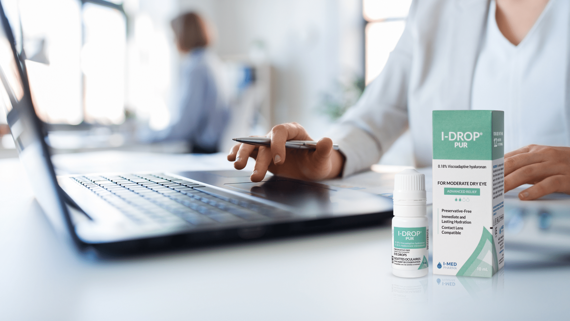How to Help Dry Eyes Throughout the Day with Artificial Tears