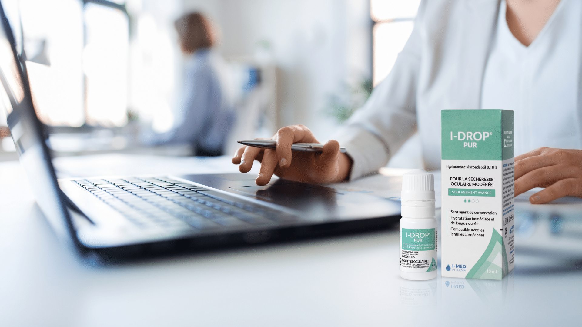 How to Help Dry Eyes Throughout the Day with Artificial Tears